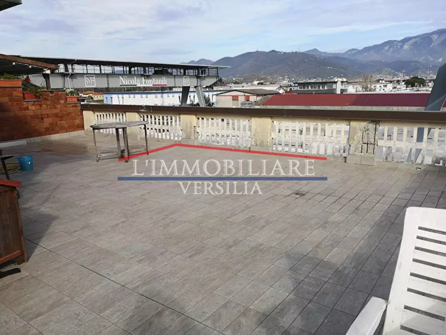 Immagine 3 di Appartamento in vendita  a Carrara