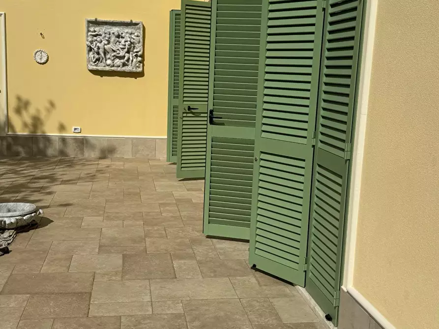 Immagine 2 di Villa in affitto  a Forte Dei Marmi