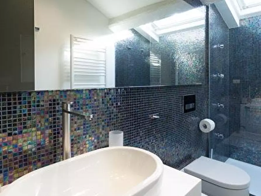 Immagine 9 di Mansarda in vendita  a Forte Dei Marmi