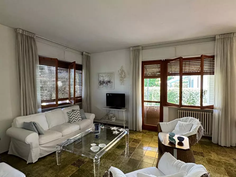 Immagine 6 di Casa indipendente in affitto  a Forte Dei Marmi