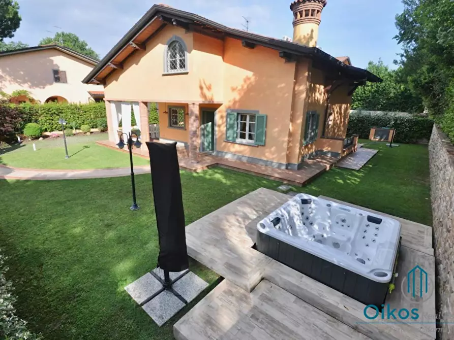 Immagine 31 di Villa in affitto  a Forte Dei Marmi