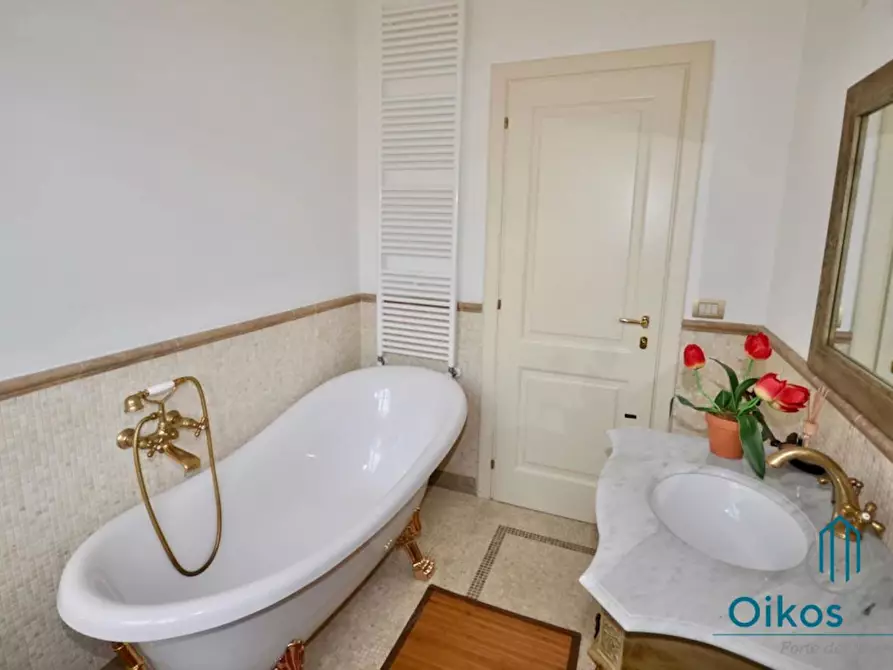 Immagine 17 di Villa in affitto  a Forte Dei Marmi