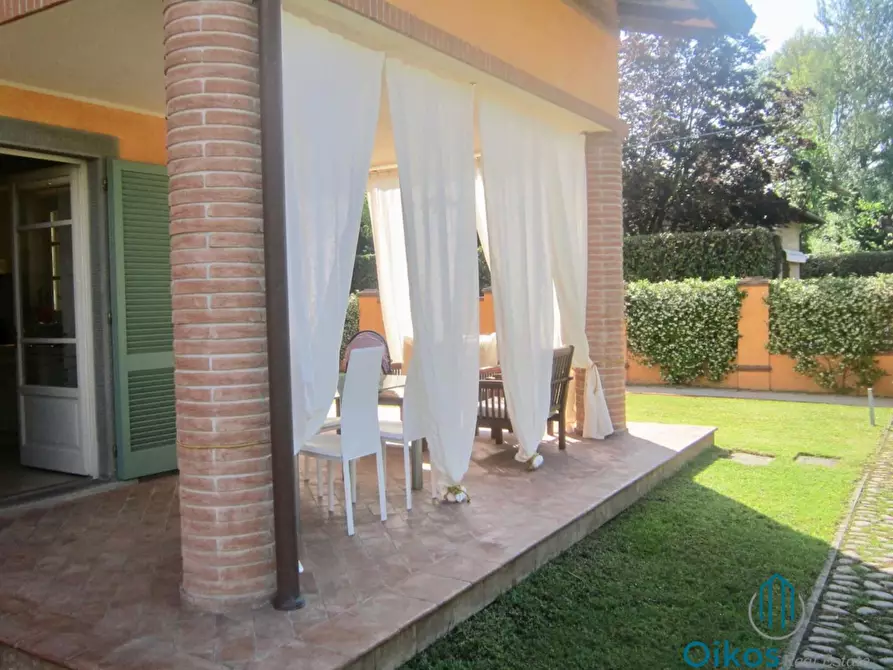 Immagine 32 di Villa in affitto  a Forte Dei Marmi