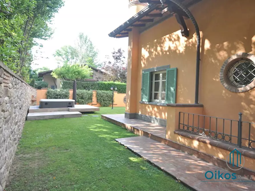 Immagine 6 di Villa in affitto  a Forte Dei Marmi