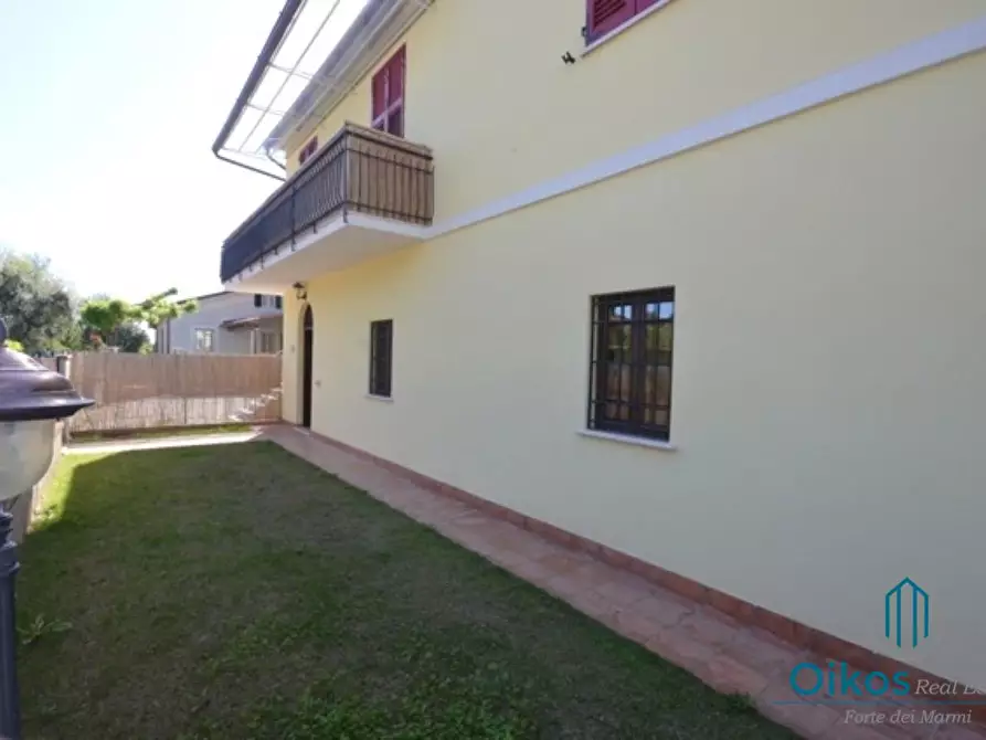 Immagine 4 di Casa indipendente in affitto  a Seravezza