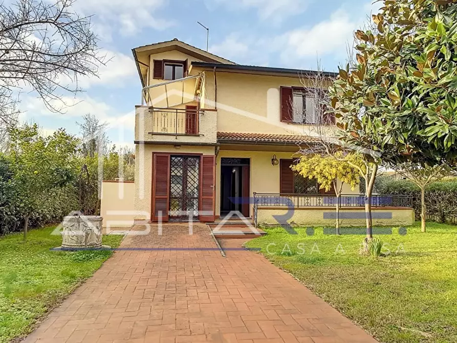 Immagine 1 di Casa bifamiliare in vendita  a San Giuliano Terme