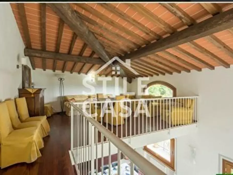 Immagine 12 di Villa in vendita  a Pescia