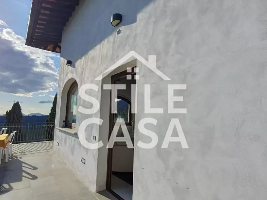 Immagine 56 di Villa in vendita  a Pescia