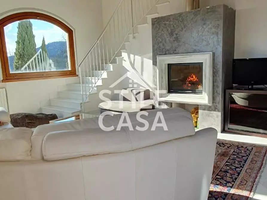 Immagine 60 di Villa in vendita  a Pescia