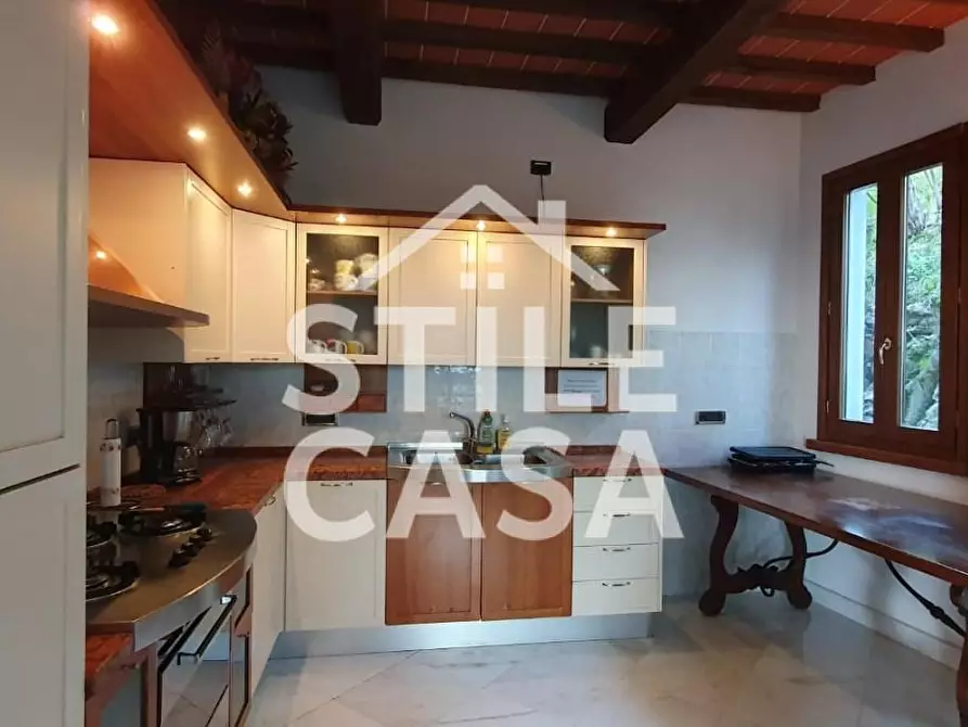 Immagine 48 di Villa in vendita  a Pescia