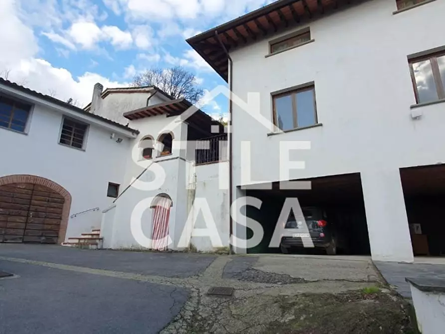 Immagine 19 di Villa in vendita  a Pescia