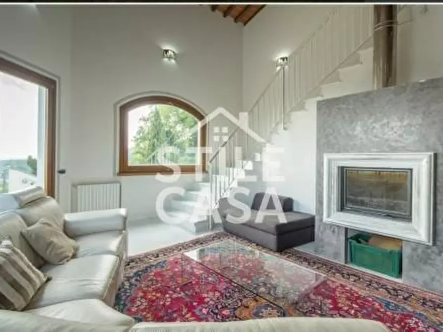 Immagine 7 di Villa in vendita  a Pescia