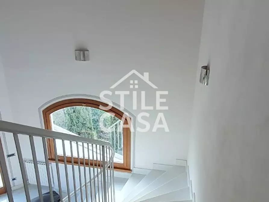 Immagine 32 di Villa in vendita  a Pescia