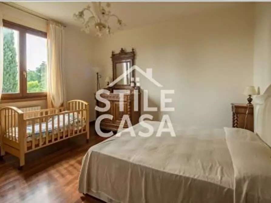 Immagine 13 di Villa in vendita  a Pescia