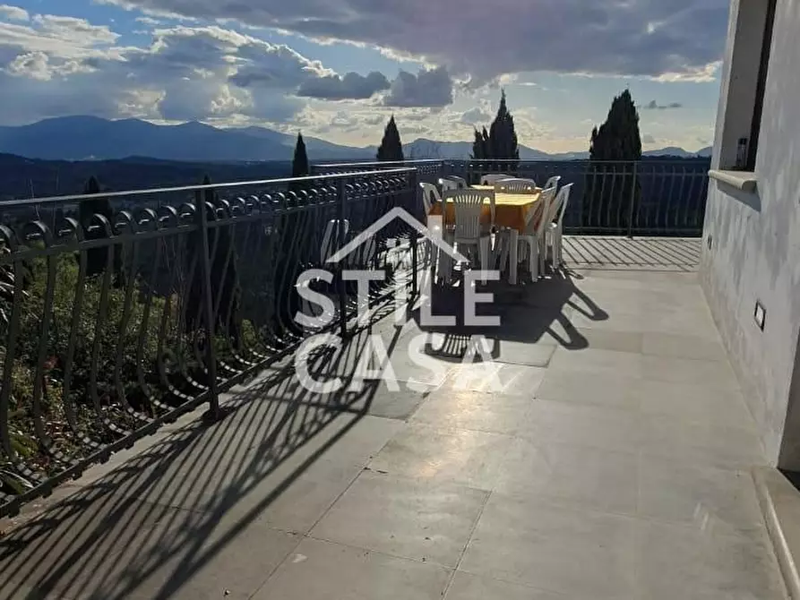 Immagine 57 di Villa in vendita  a Pescia