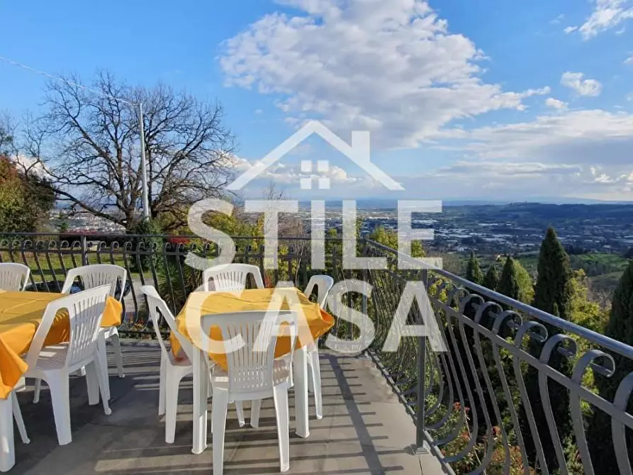 Immagine 61 di Villa in vendita  a Pescia