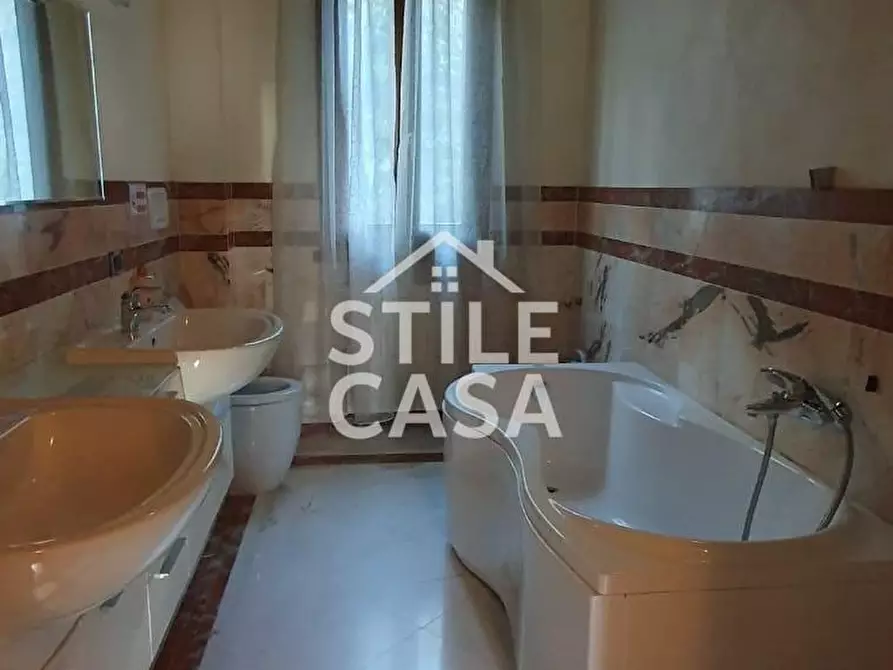 Immagine 44 di Villa in vendita  a Pescia