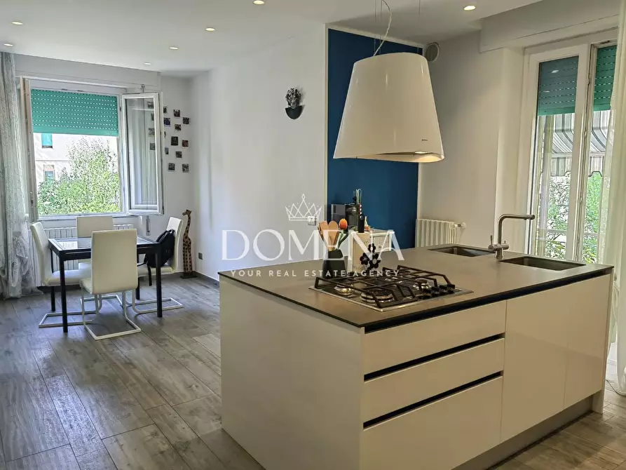 Immagine 2 di Appartamento in vendita  a Siena