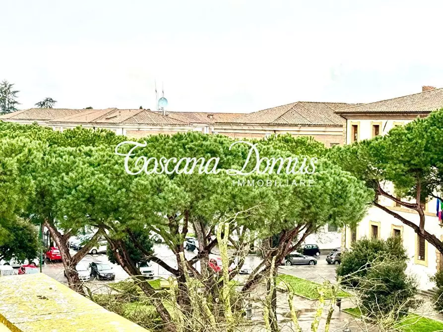 Immagine 5 di Appartamento in vendita  a Siena