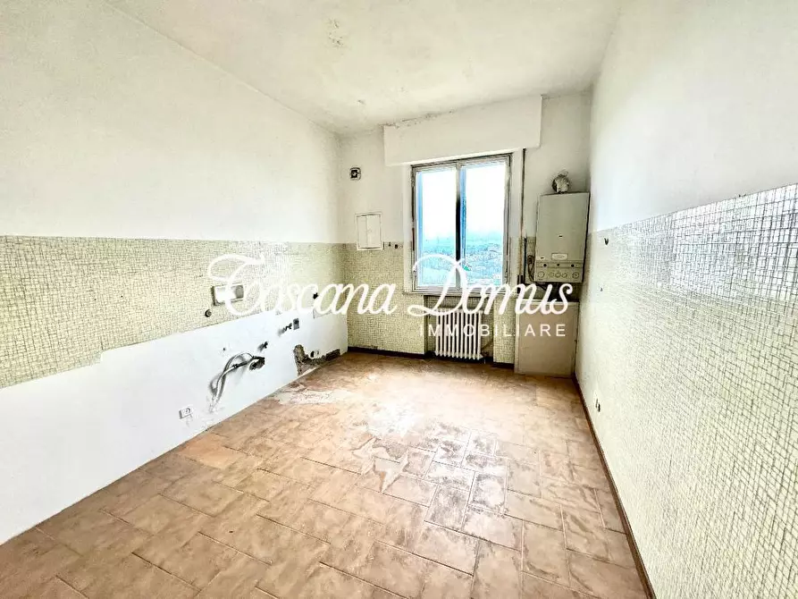 Immagine 17 di Appartamento in vendita  a Siena