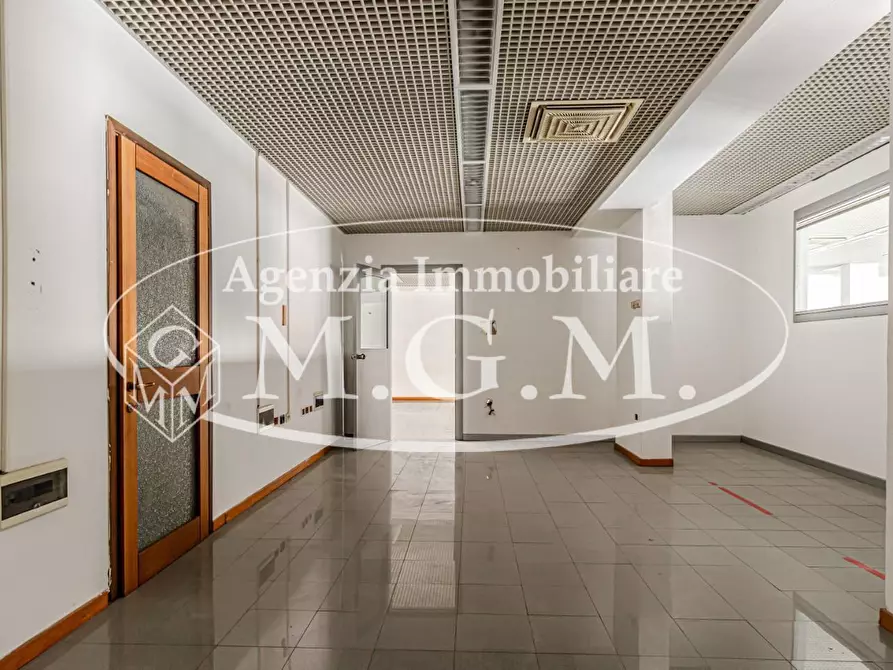 Immagine 27 di Ufficio in affitto  a Santa Croce Sull'arno