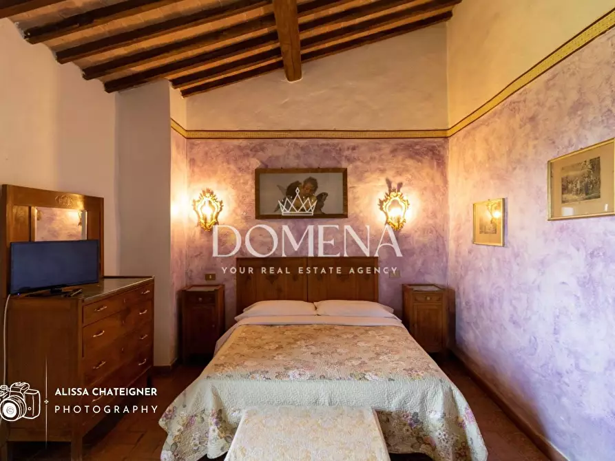 Immagine 34 di Casa colonica in vendita  a Siena