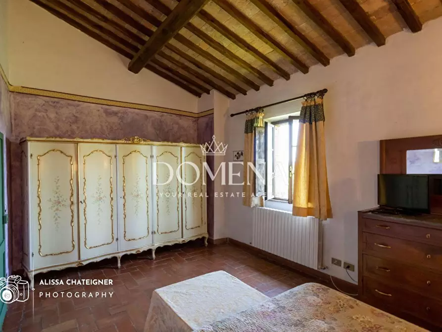 Immagine 33 di Casa colonica in vendita  a Siena