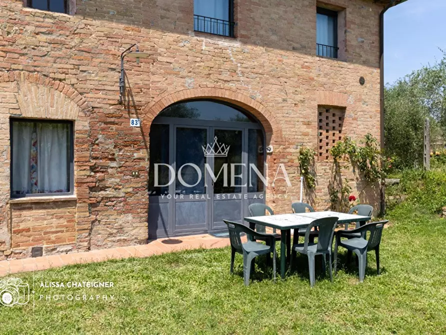 Immagine 15 di Casa colonica in vendita  a Siena