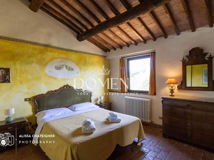 Immagine 23 di Casa colonica in vendita  a Siena