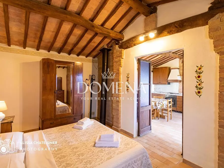 Immagine 10 di Casa colonica in vendita  a Siena