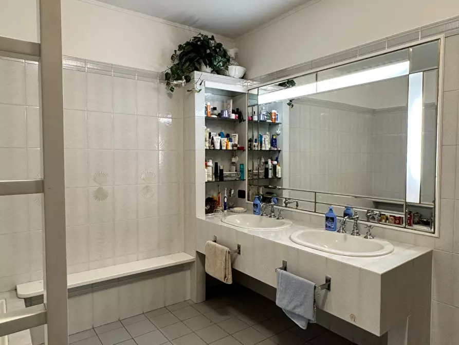 Immagine 21 di Appartamento in vendita  a Seravezza