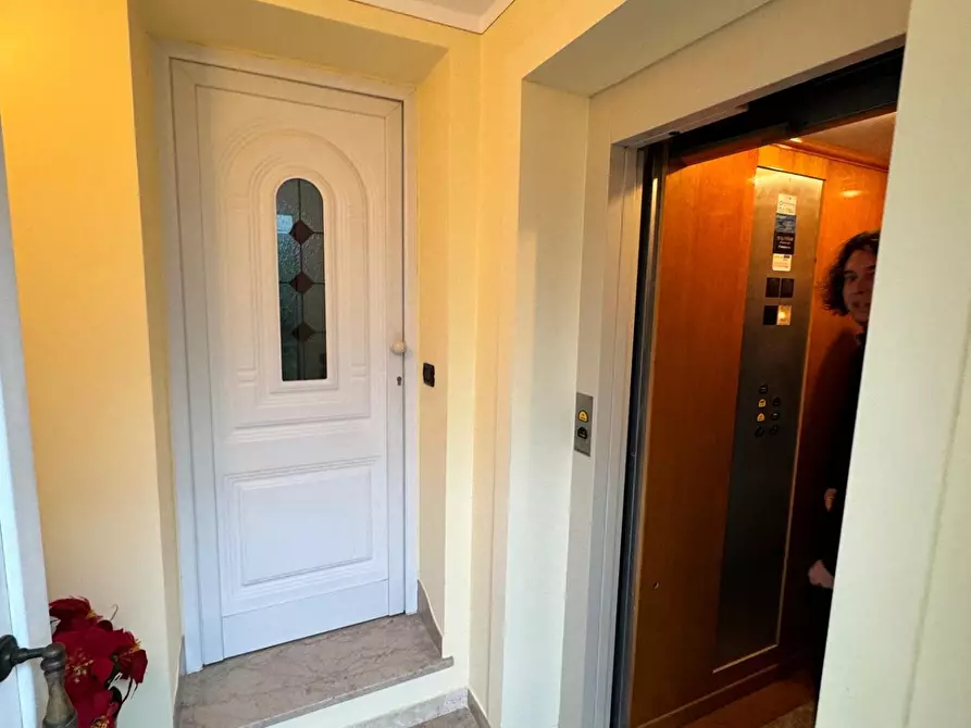 Immagine 9 di Appartamento in vendita  a Seravezza