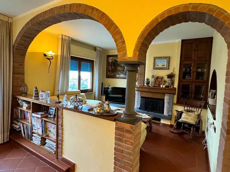 Immagine 2 di Appartamento in vendita  a Seravezza