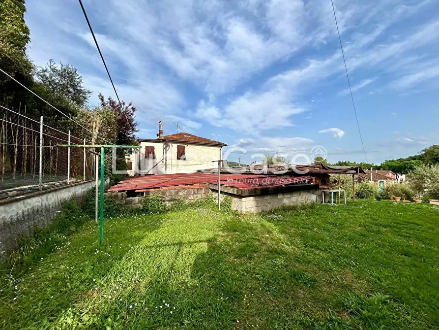 Immagine 33 di Appartamento in vendita  a Lucca