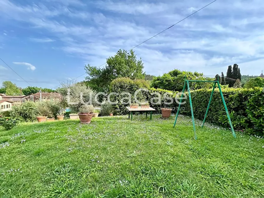 Immagine 44 di Appartamento in vendita  a Lucca