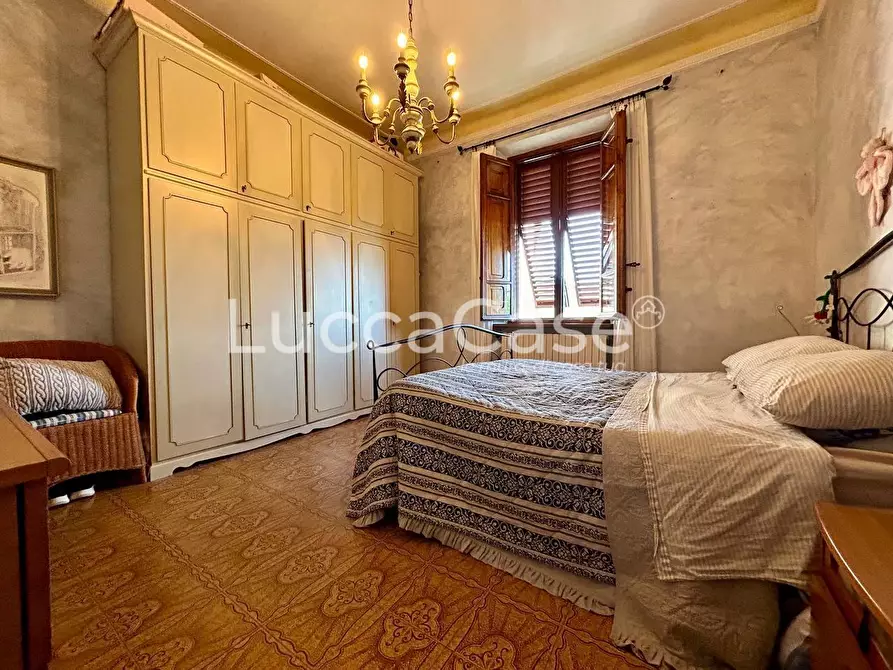 Immagine 19 di Appartamento in vendita  a Lucca