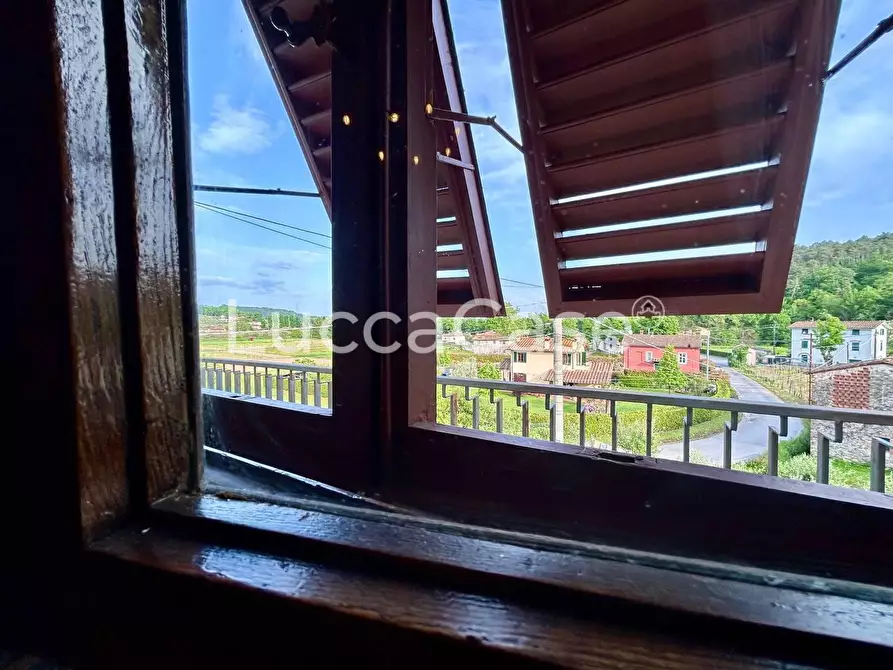 Immagine 27 di Appartamento in vendita  a Lucca