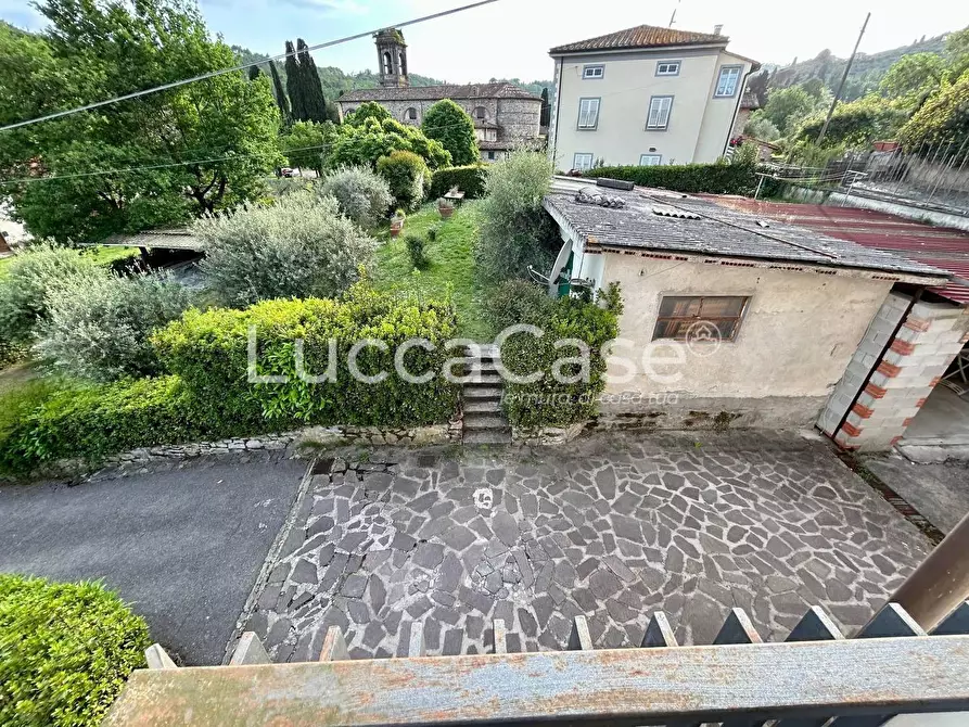 Immagine 24 di Appartamento in vendita  a Lucca