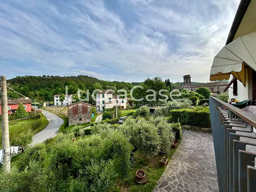 Immagine 4 di Appartamento in vendita  a Lucca