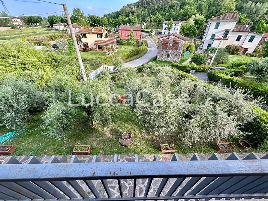 Immagine 25 di Appartamento in vendita  a Lucca