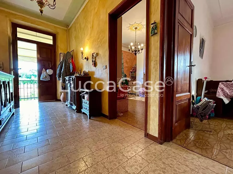 Immagine 7 di Appartamento in vendita  a Lucca