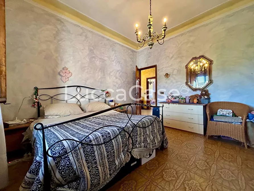 Immagine 18 di Appartamento in vendita  a Lucca