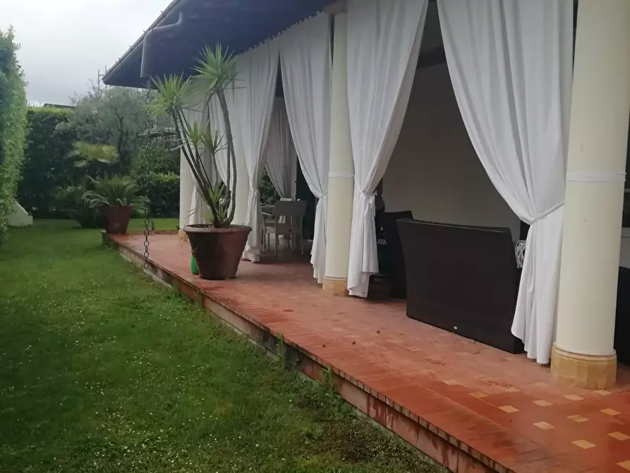 Immagine 6 di Villa in affitto  a Forte Dei Marmi