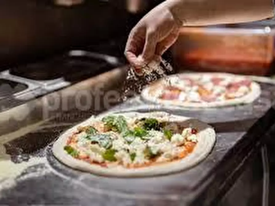 Immagine 11 di Bar / Ristorante in vendita  a Pisa