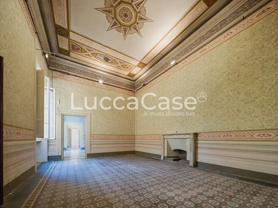 Immagine 6 di Appartamento in vendita  a Lucca