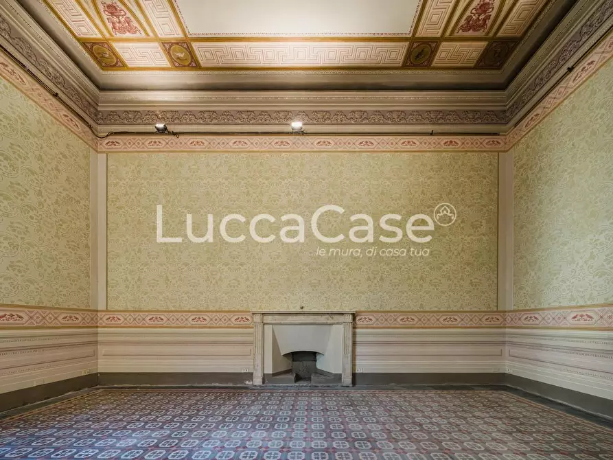 Immagine 7 di Appartamento in vendita  a Lucca