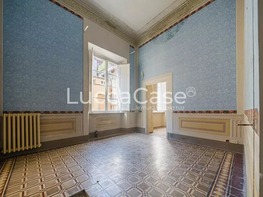 Immagine 10 di Appartamento in vendita  a Lucca