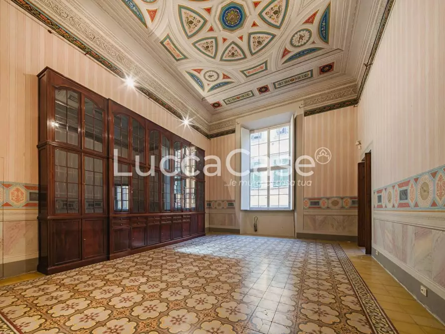 Immagine 4 di Appartamento in vendita  a Lucca