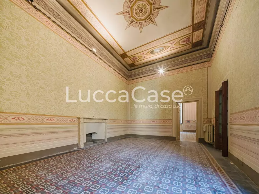 Immagine 8 di Appartamento in vendita  a Lucca