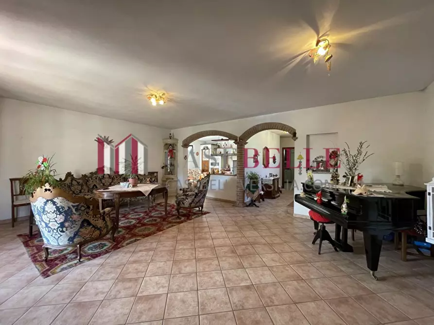 Immagine 2 di Casa indipendente in vendita  a Massarosa